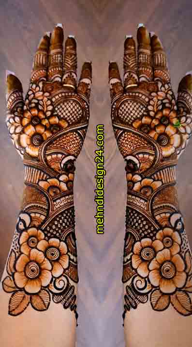 very essay back hand mehndi new design photos 🥰 beautiful mehndi video  #newmehndi @radhika_MEHNDI - YouTube